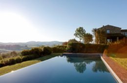 pool in tuscan villa (8)